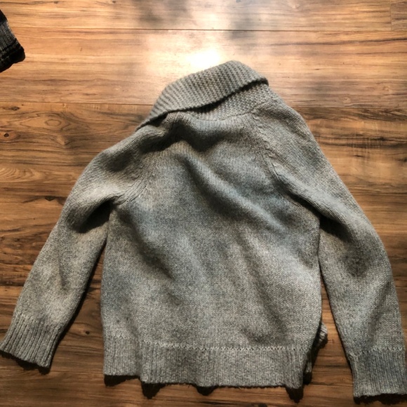 Brandy Melville Grey Cardigan - Picture 3 of 3
